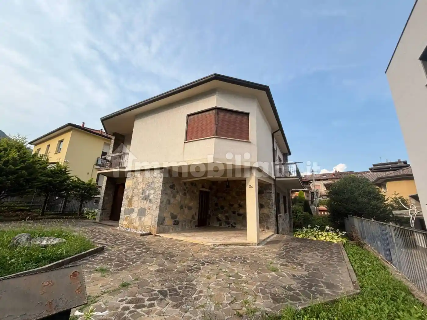 Casa indipendente in vendita a Albino