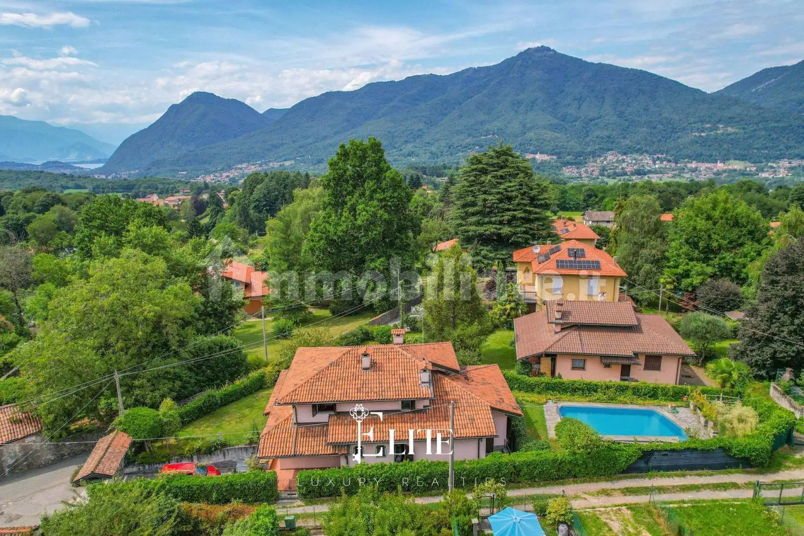 Villa in vendita a Orino