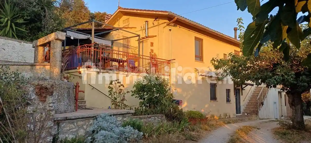 Casa indipendente in vendita a Amelia