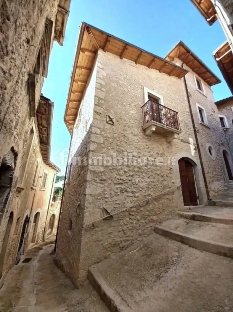 Casa indipendente in vendita a Fontecchio