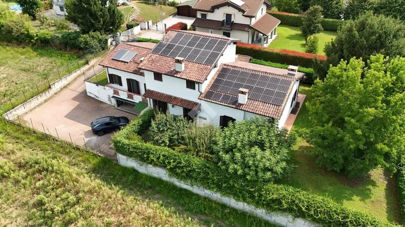 Villa in vendita a Garbagna Novarese