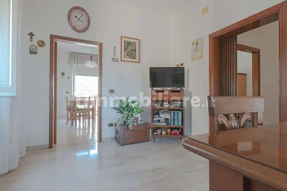 Trilocale via Maternità 29, Centro, Alba Adriatica - foto 4