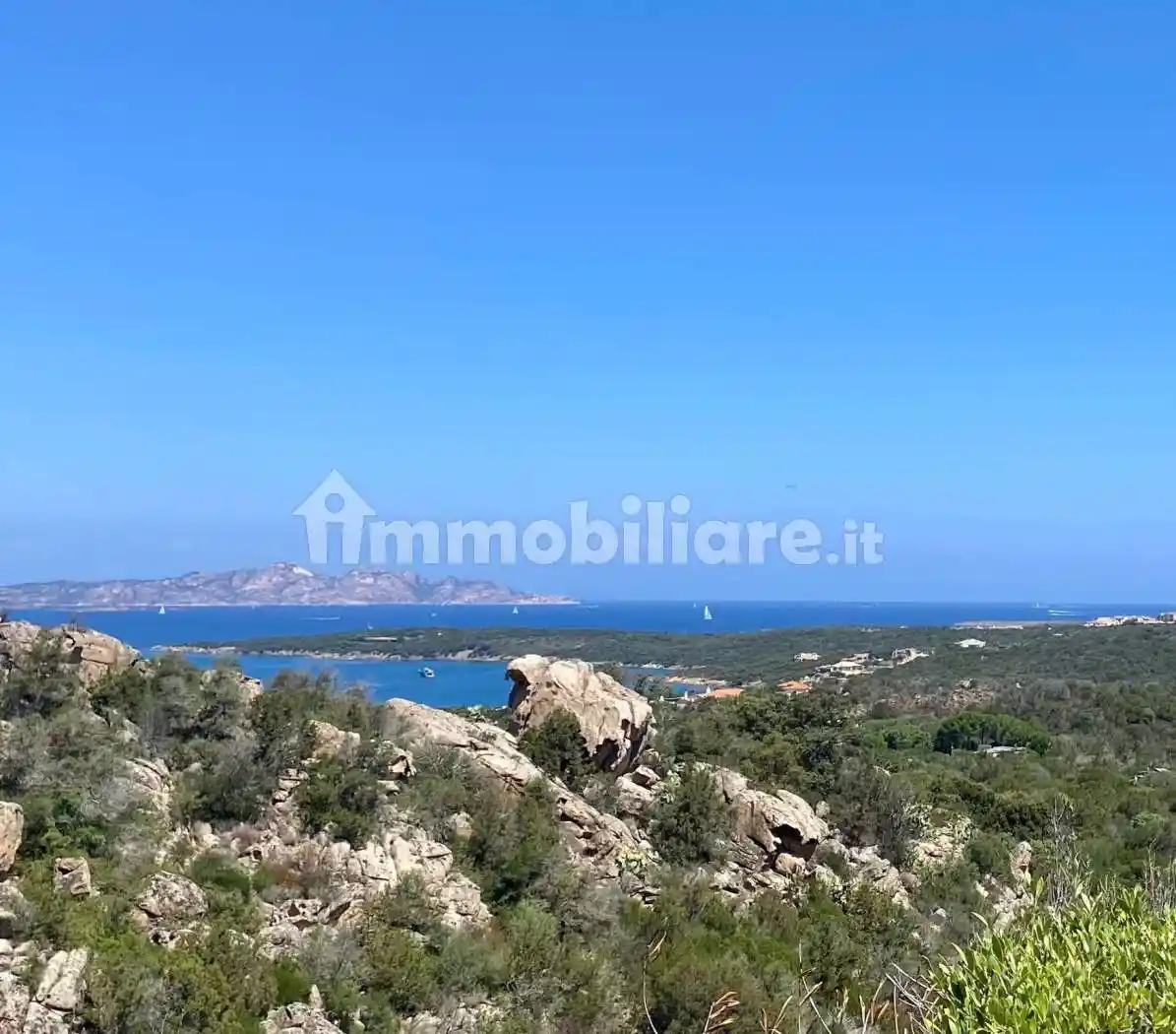 Appartamento in vendita a Arzachena