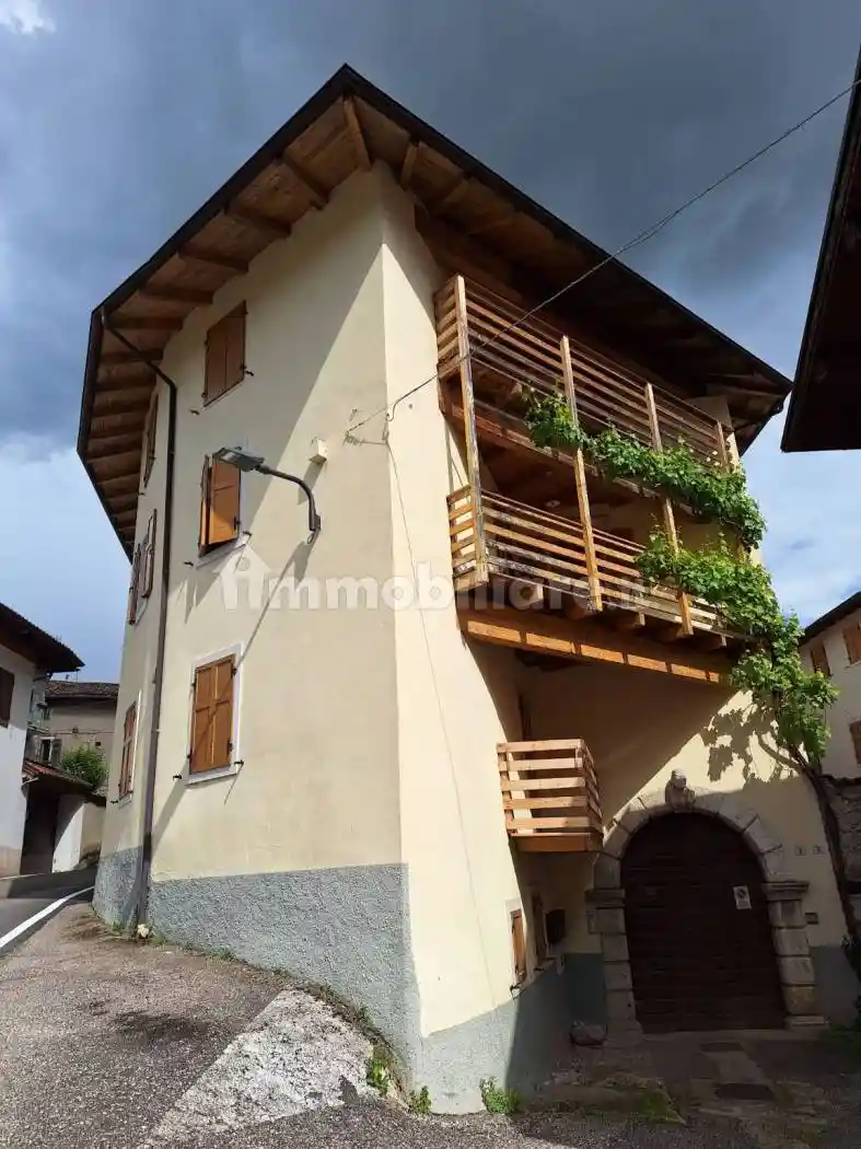 Appartamento in vendita a Brentonico