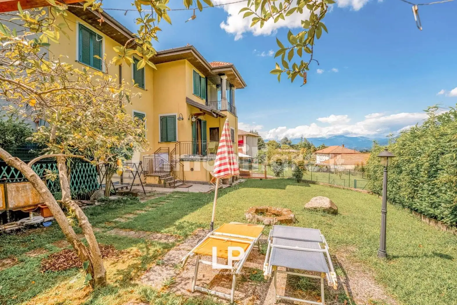 Villa in vendita a Cadrezzate con Osmate