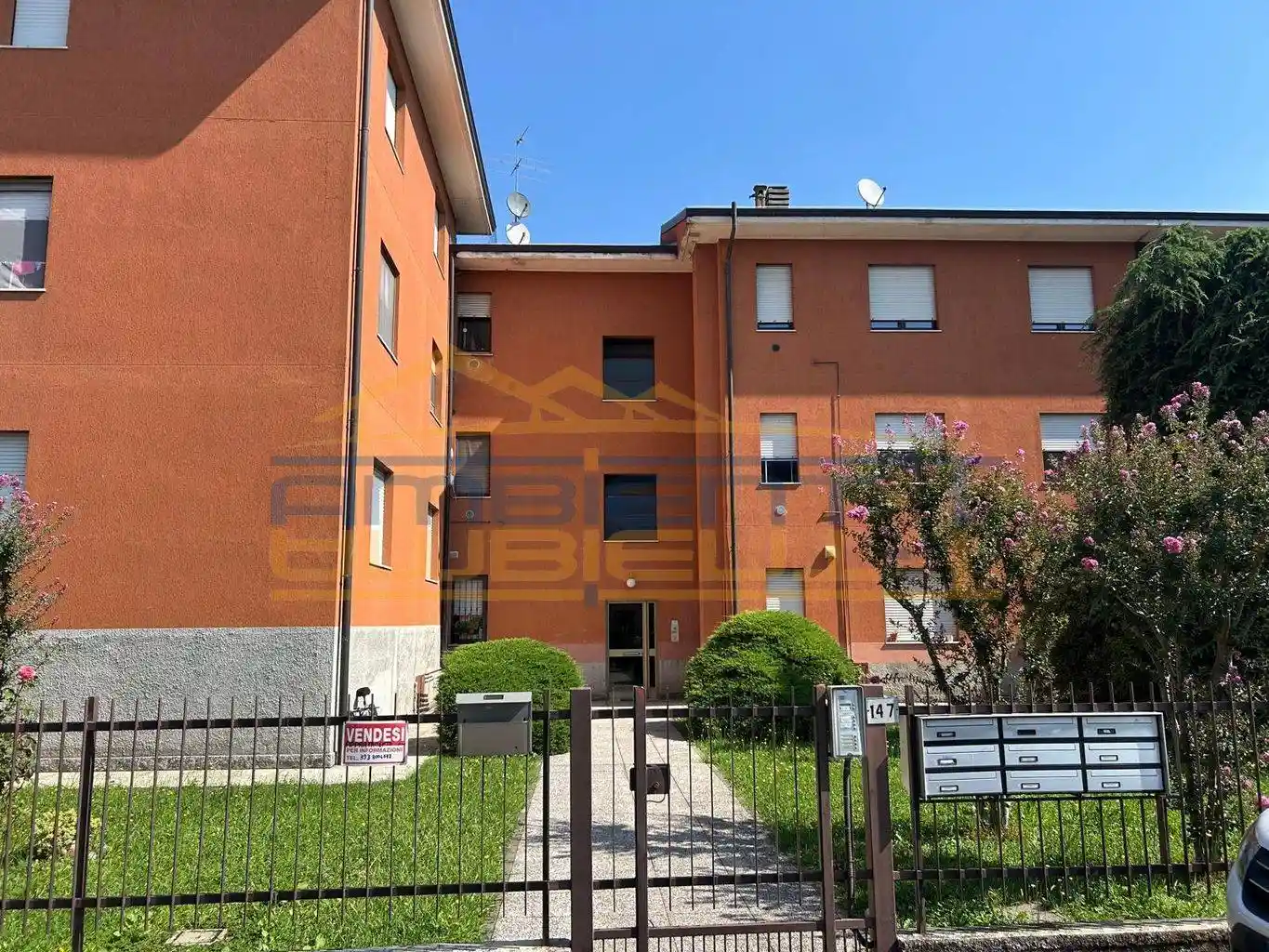 Trilocale via 25 Aprile 147, Brugarolo, Merate - foto 2