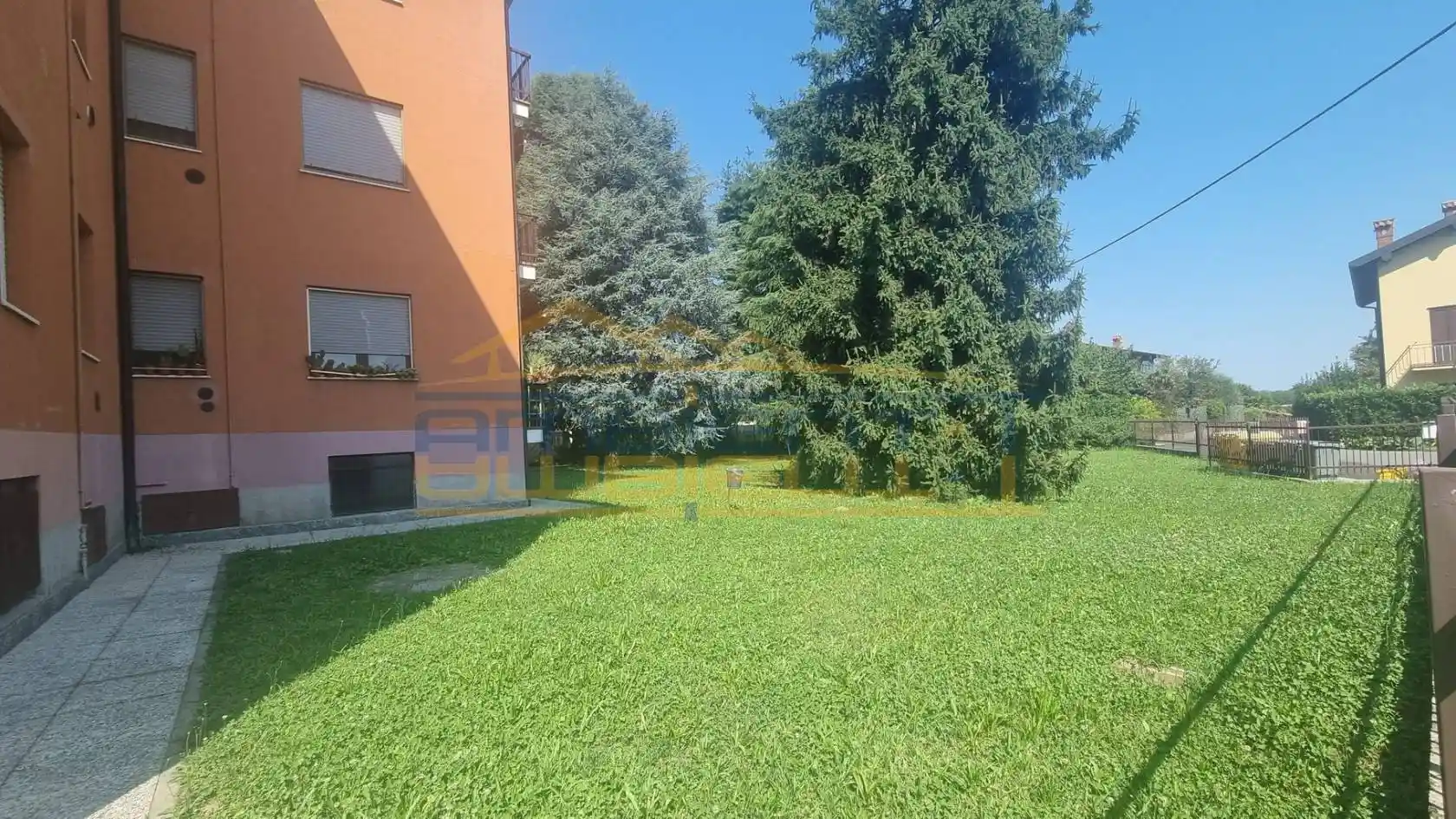 Trilocale via 25 Aprile 147, Brugarolo, Merate - foto 4