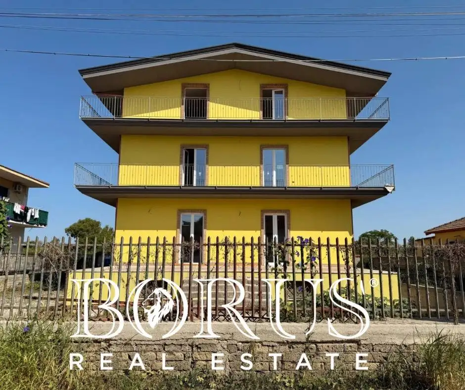 Palazzo - Edificio in vendita a Castel Volturno