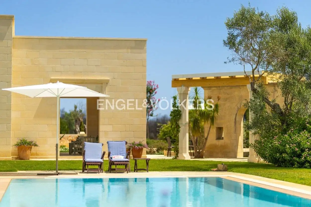 Villa unifamiliare via Italia, Centro, Carpignano Salentino - foto 2