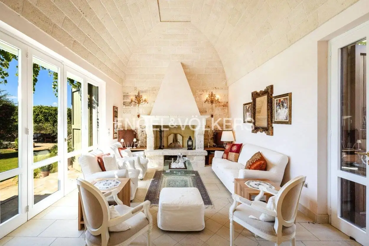 Villa unifamiliare via Italia, Centro, Carpignano Salentino - foto 3