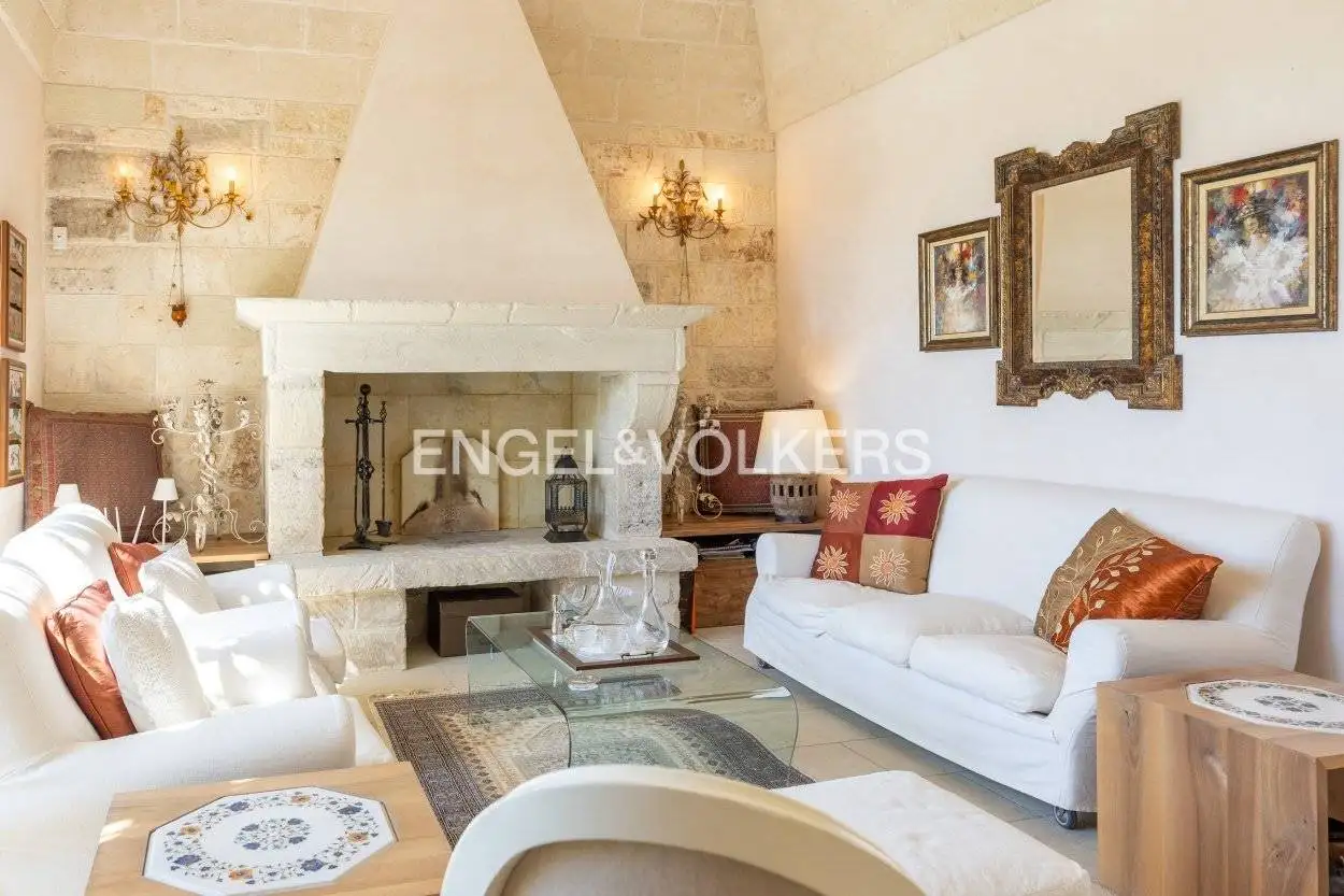 Villa unifamiliare via Italia, Centro, Carpignano Salentino - foto 4