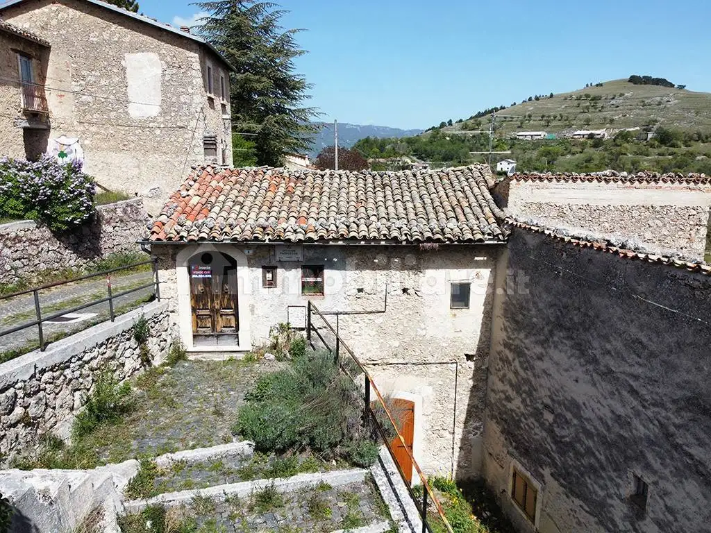 Casa indipendente in vendita a Calascio