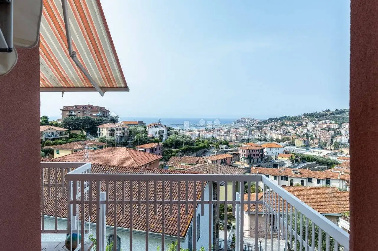Appartamento ottimo stato, secondo piano, Oneglia, Imperia - foto 3