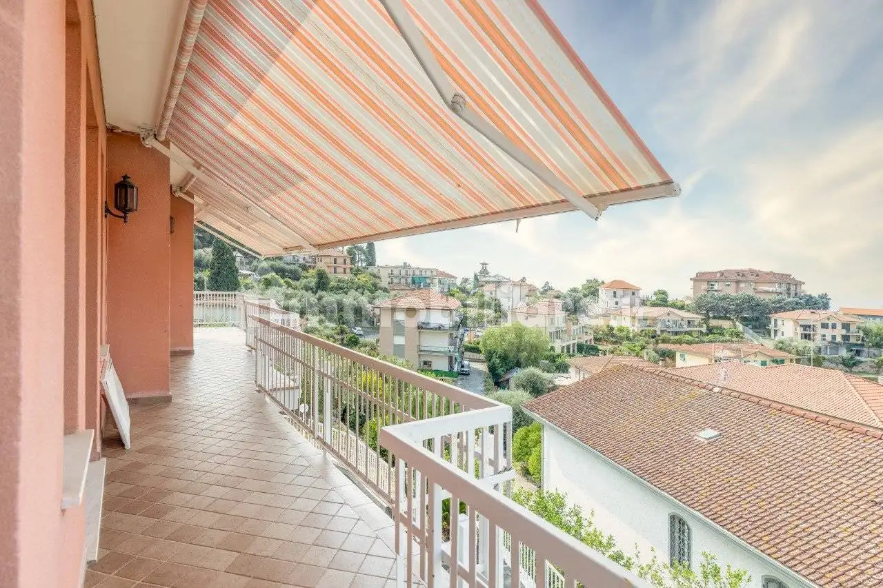 Appartamento ottimo stato, secondo piano, Oneglia, Imperia - foto 4