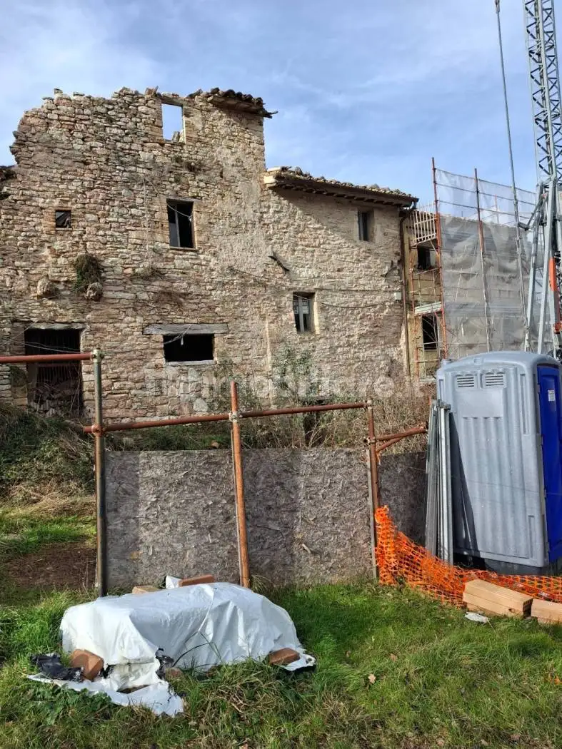 Villa in vendita a Fiastra