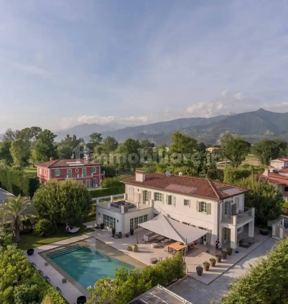 Villa in vendita a Forte dei Marmi