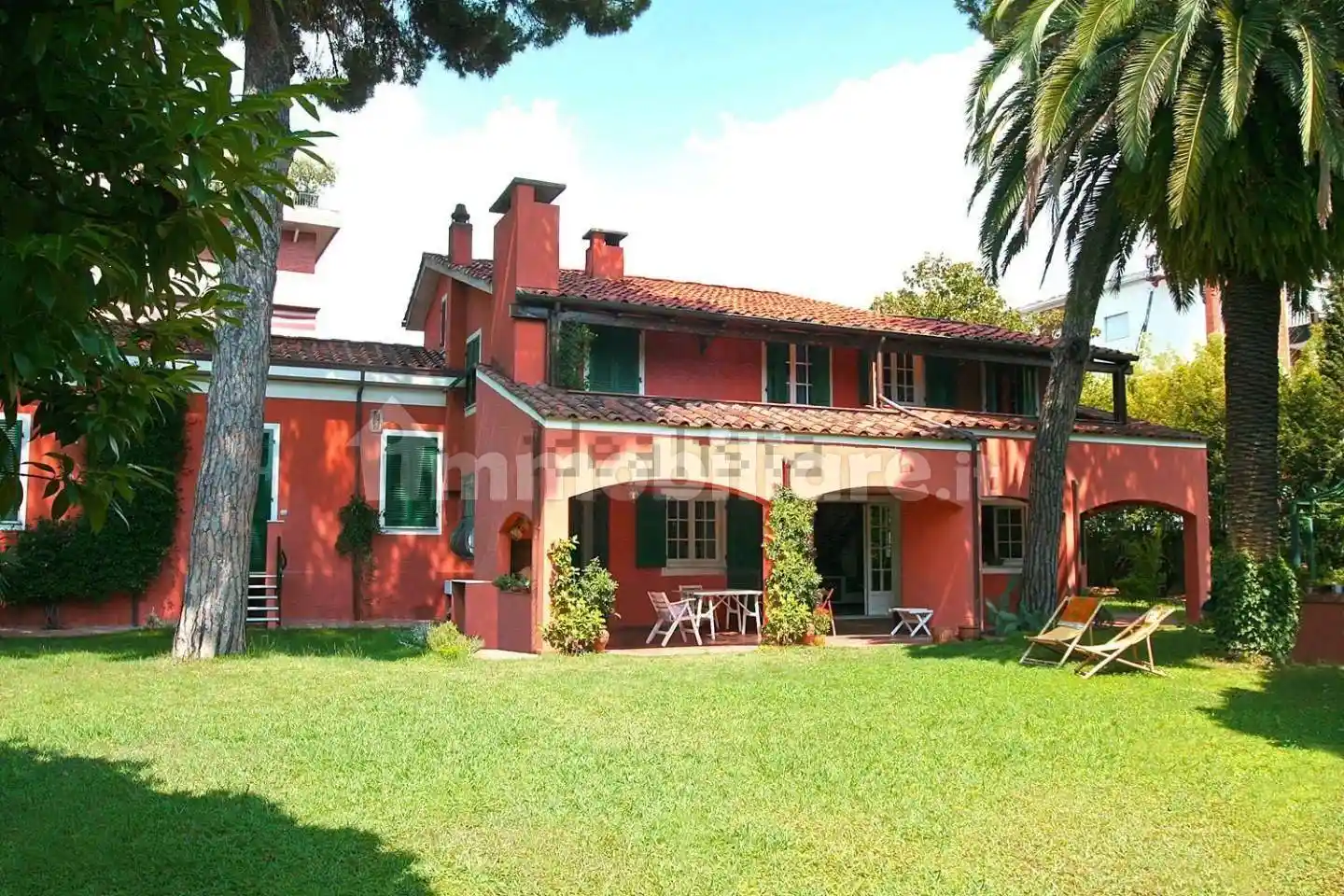 Villa in vendita a Carrara