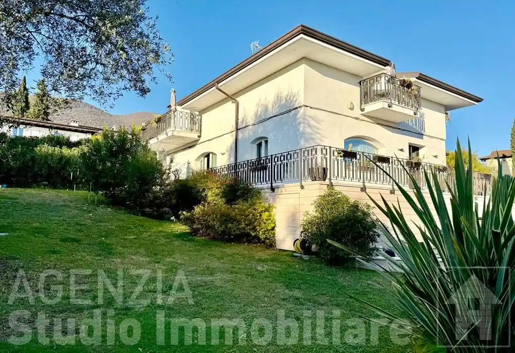 Villa in vendita a Gardone Riviera