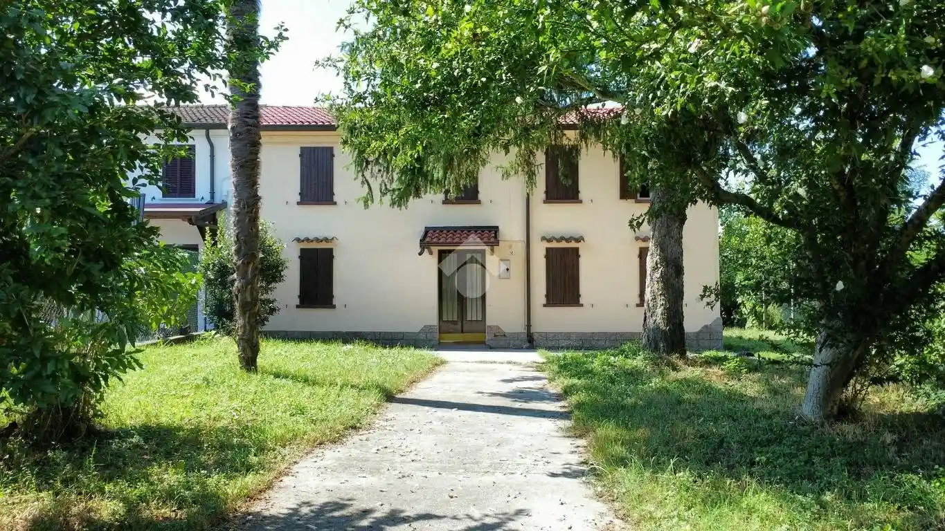 Villa in vendita a Suzzara