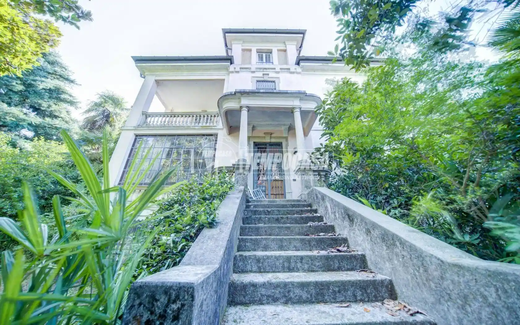 Villa in vendita a Biandronno