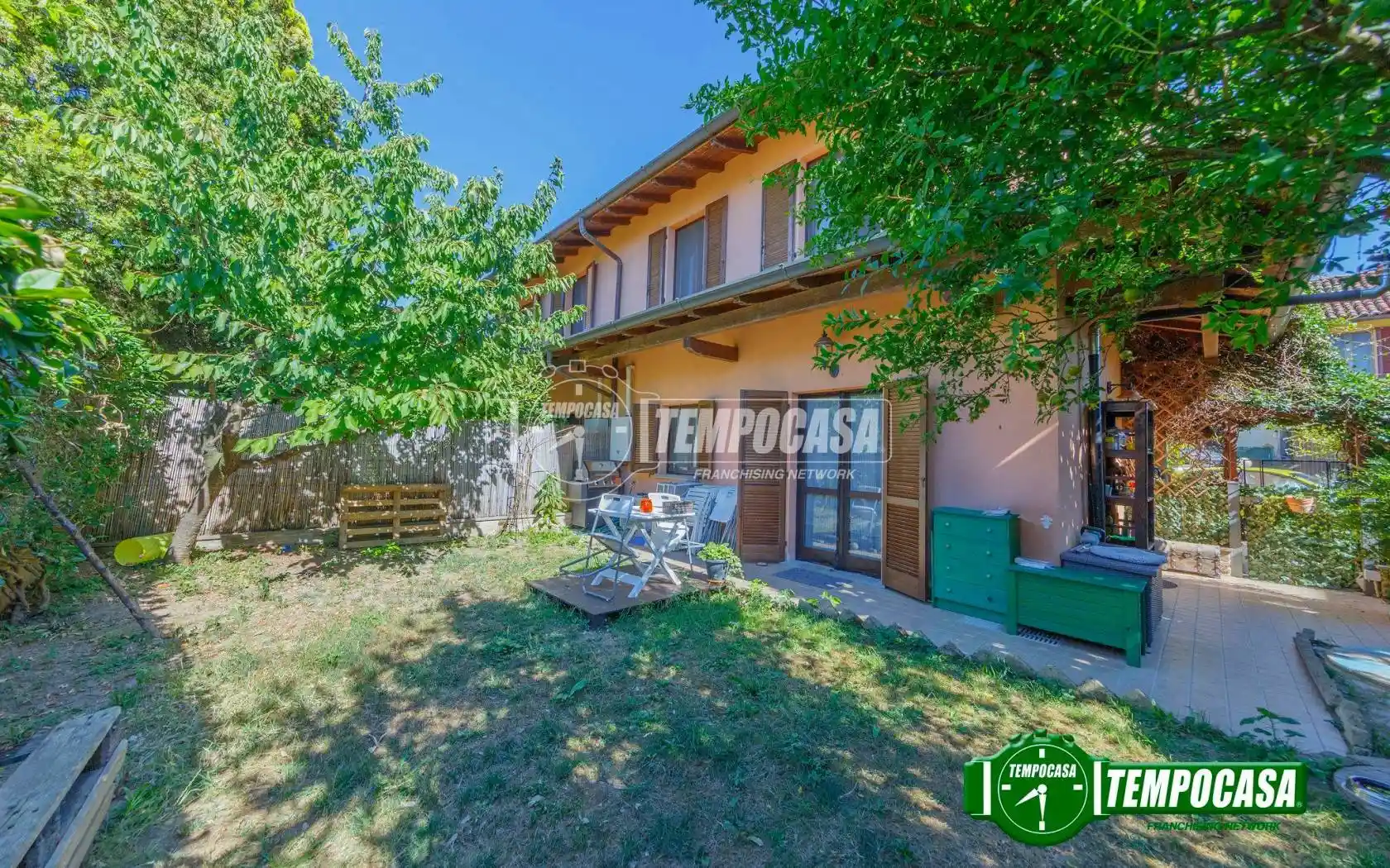 Villa in vendita a Vernate