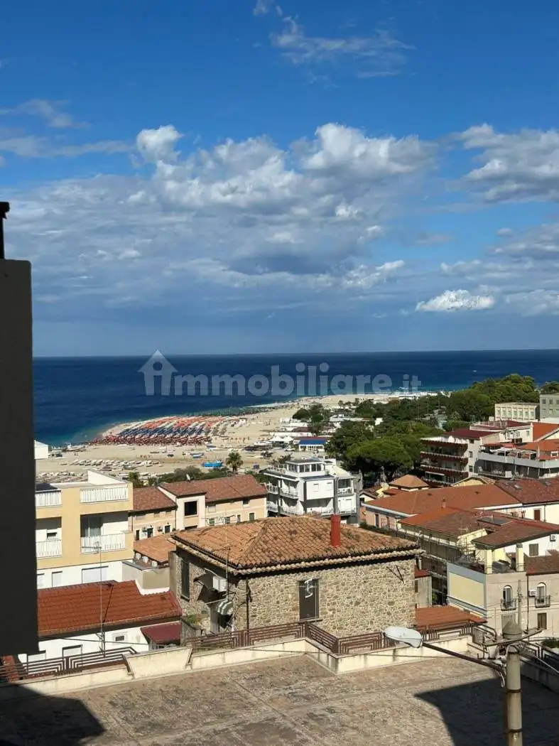 Appartamento in affitto a Soverato