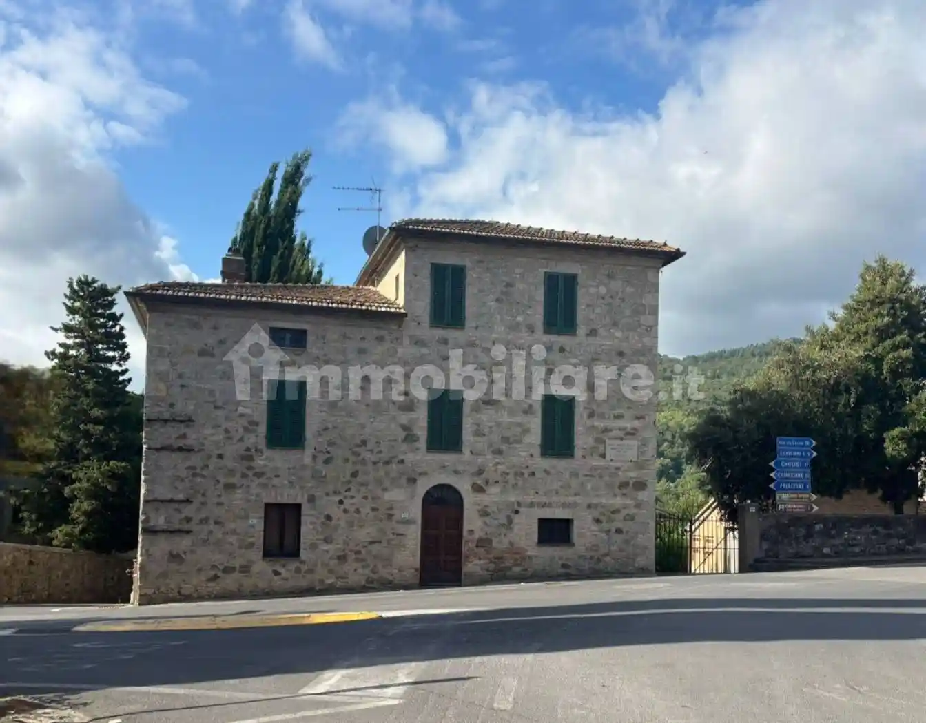 Palazzo - Edificio in vendita a Cetona