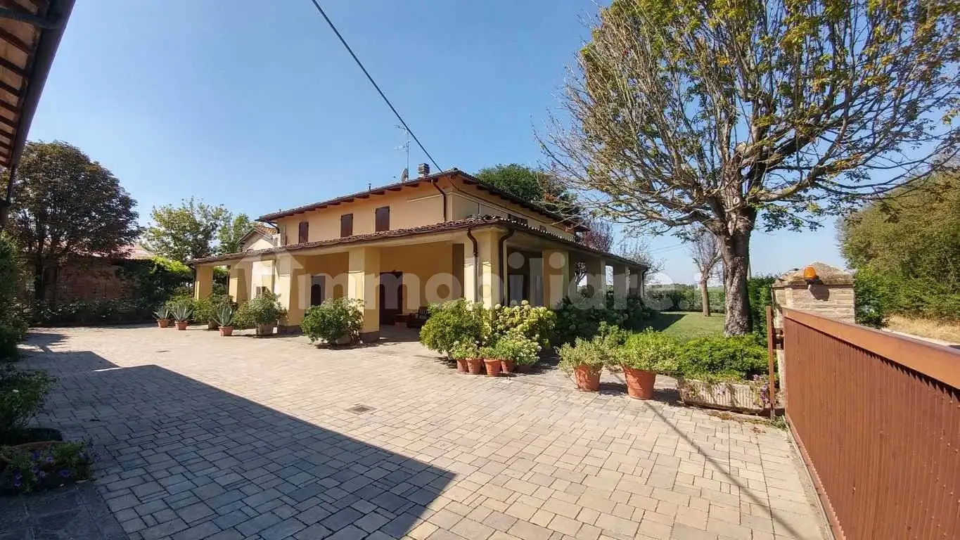 Villa in vendita a Modena
