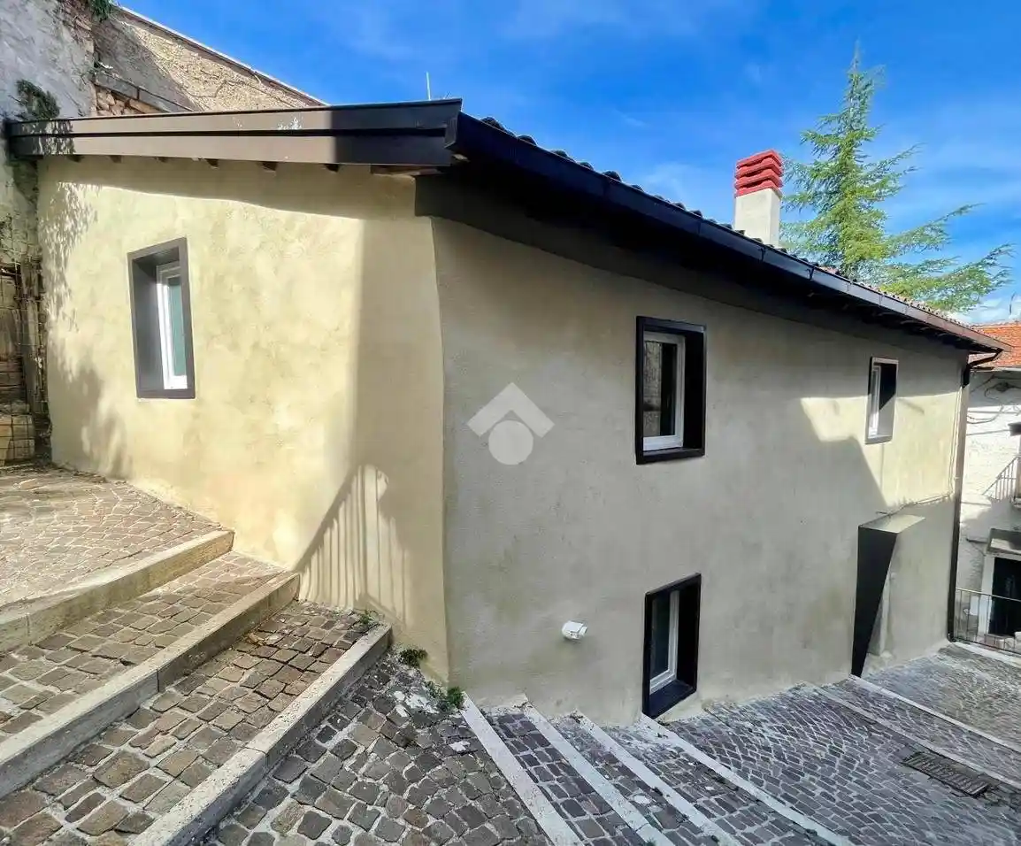 Terratetto unifamiliare via Labirinto 2, Centro, Tagliacozzo - foto 2