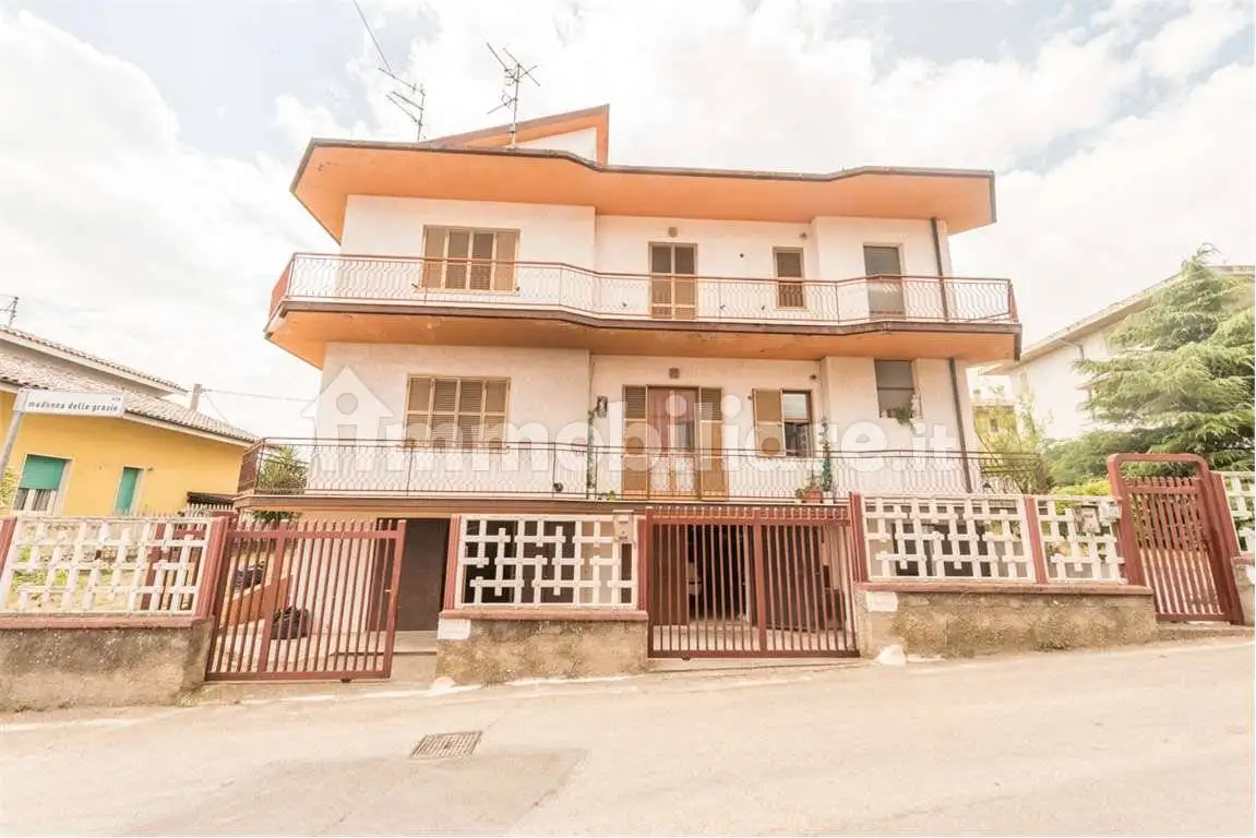 Appartamento in vendita a Loreto Aprutino