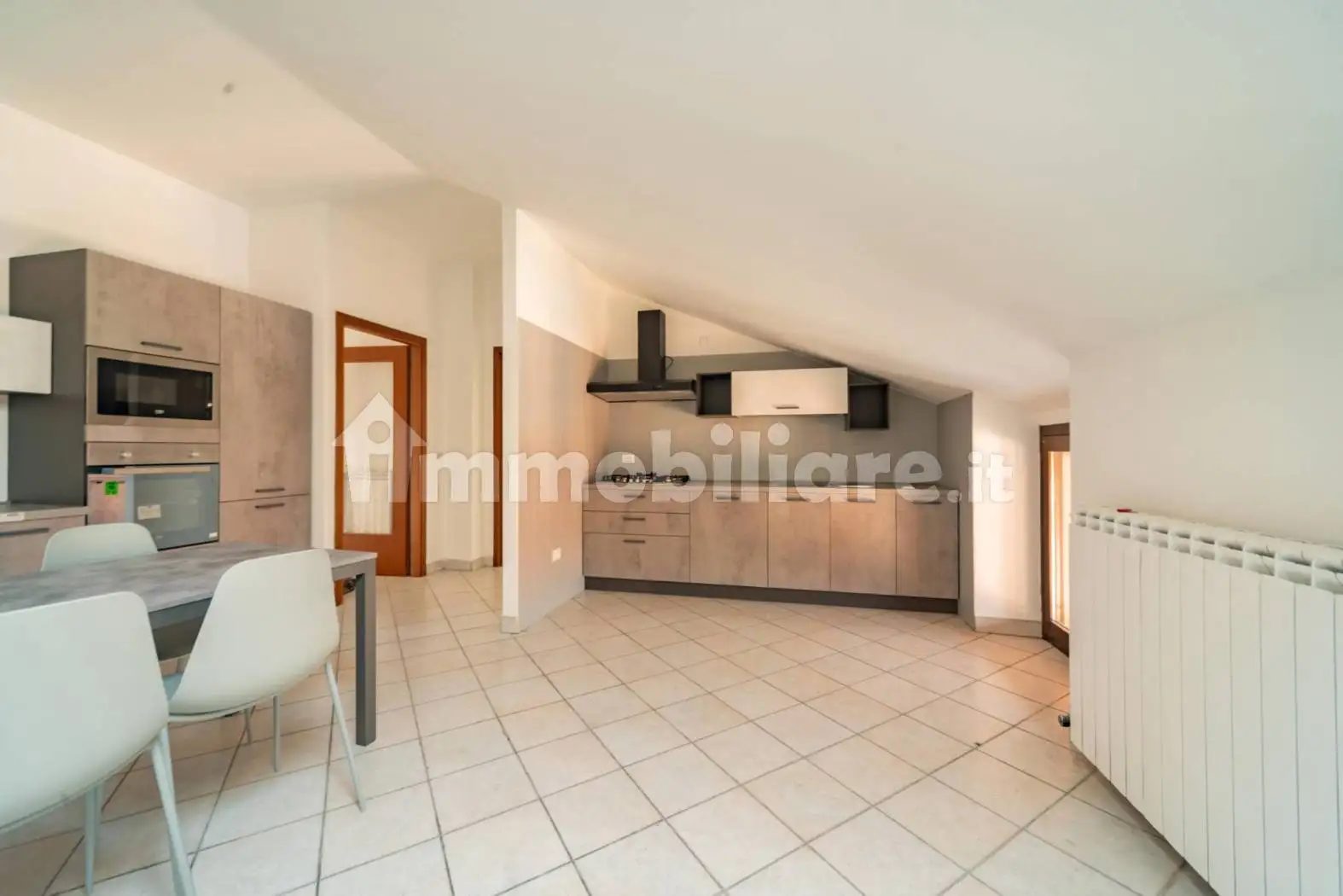 Trilocale via Mazzini 12, Centro, Caraglio - foto 2