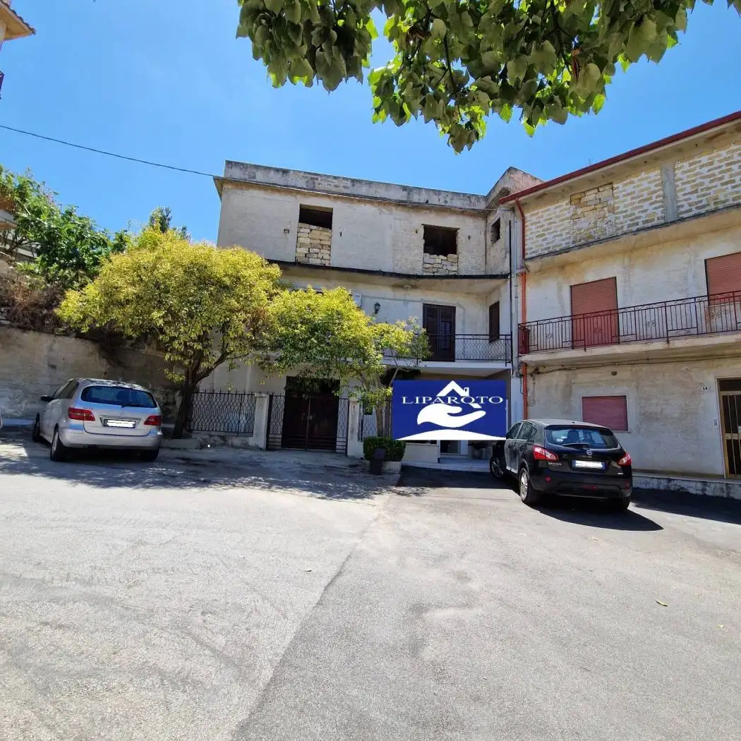 Palazzo - Edificio in vendita a Borgetto