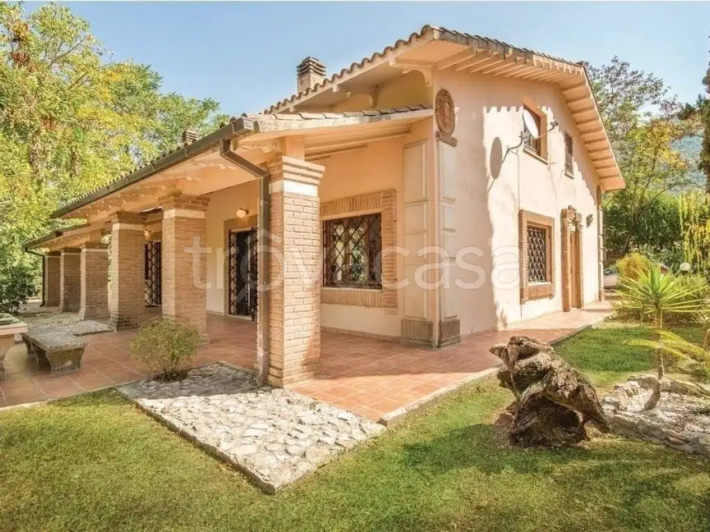 Villa in vendita a Stroncone