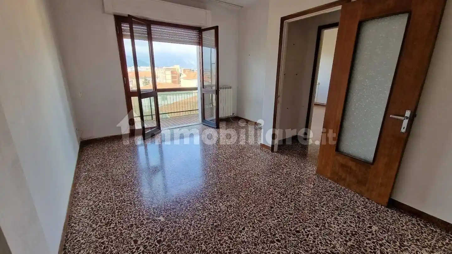 Appartamento in vendita a Carrara