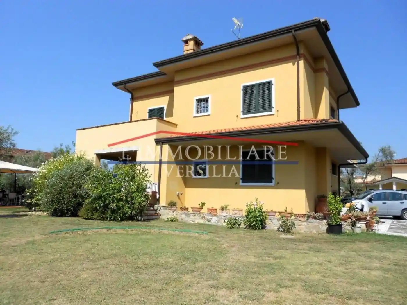 Villa in vendita a Carrara