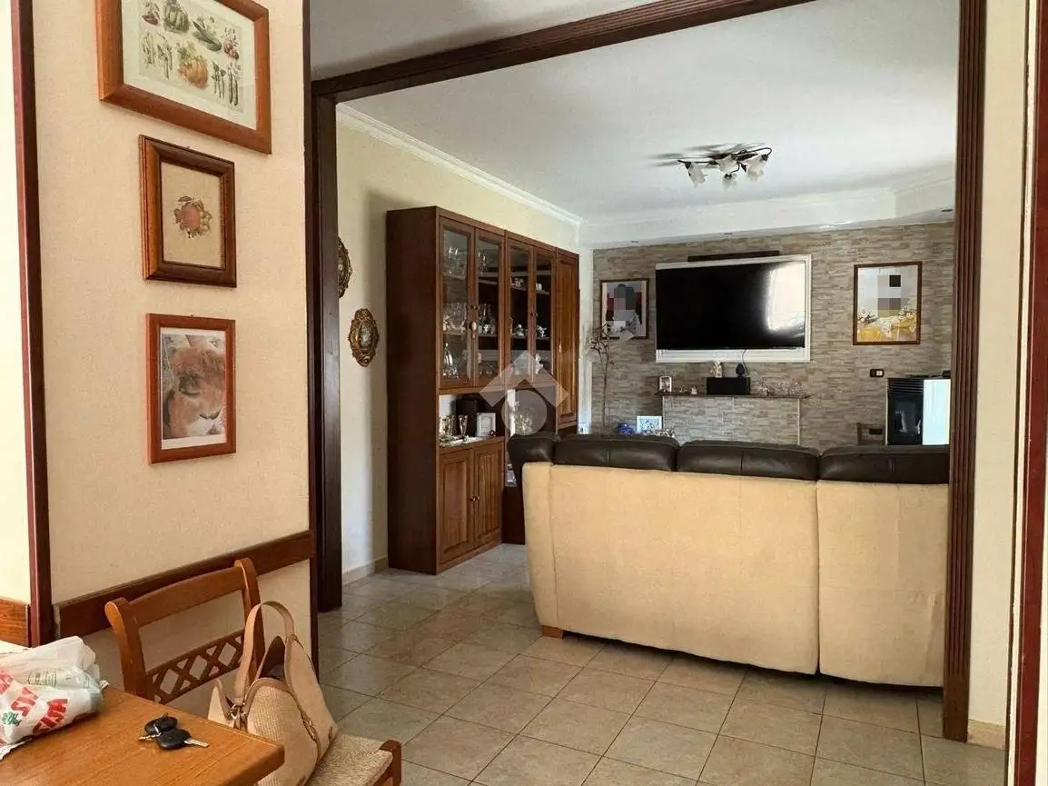 Trilocale via torquato tasso 12, Botricello - foto 2