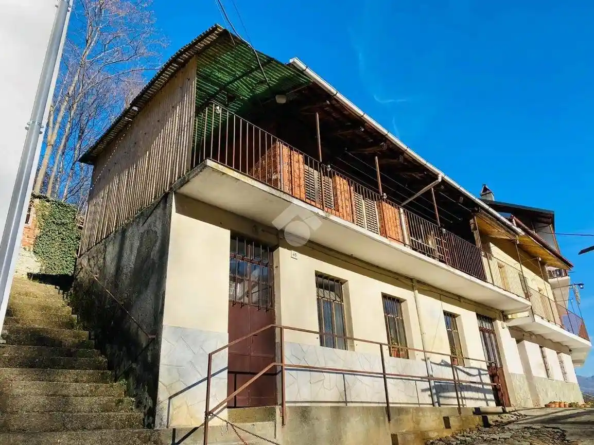 Casa indipendente in vendita a Lanzo Torinese