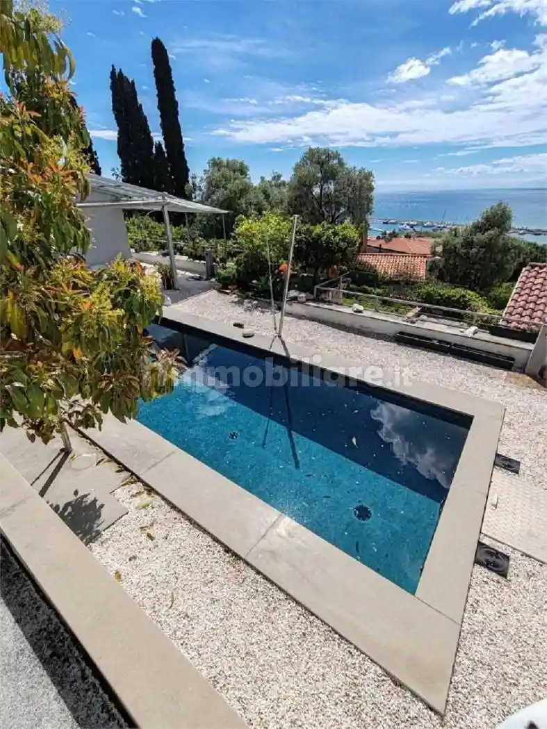 Villa in vendita a Imperia