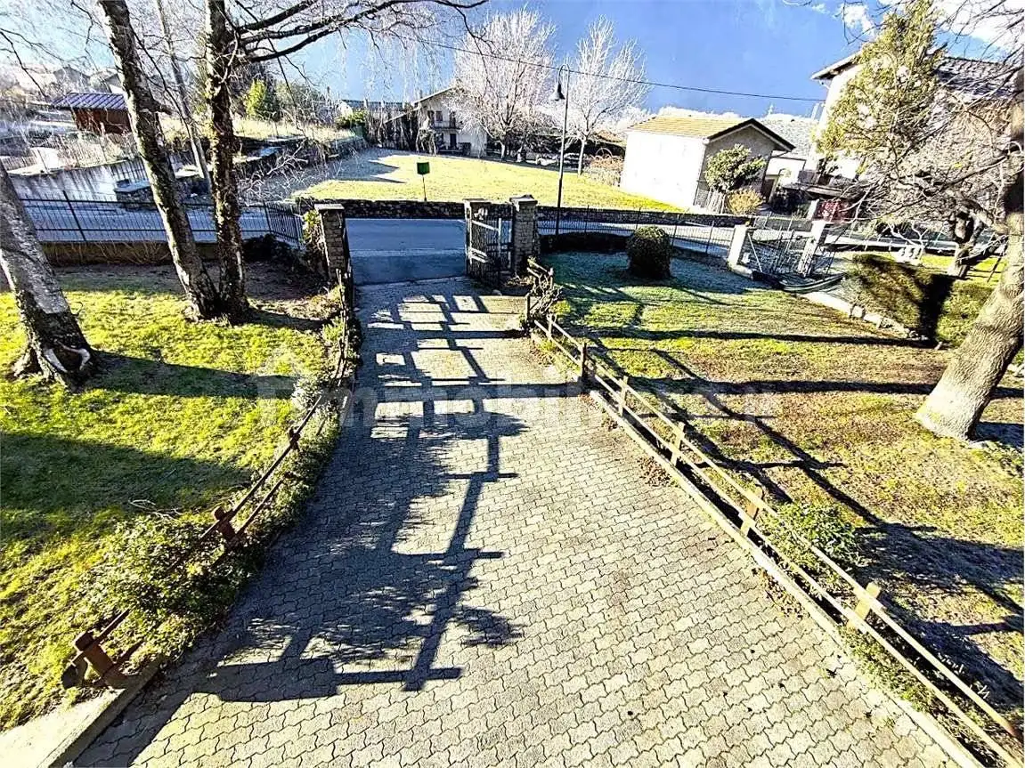 Villa bifamiliare, ottimo stato, 340 m², Arnad - foto 2