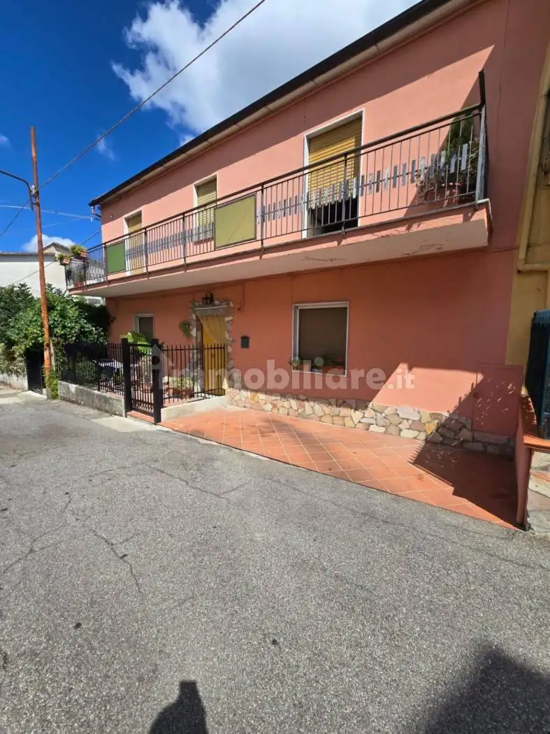 Villa in vendita a Rovito