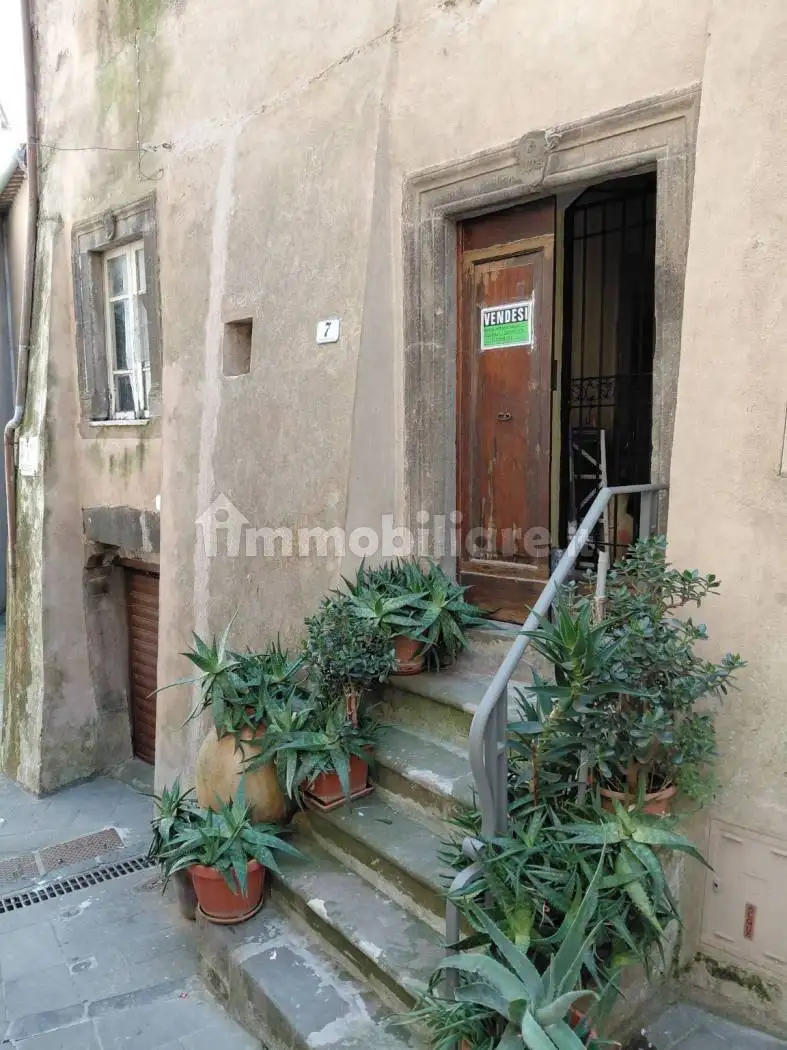 Appartamento in vendita a Marta