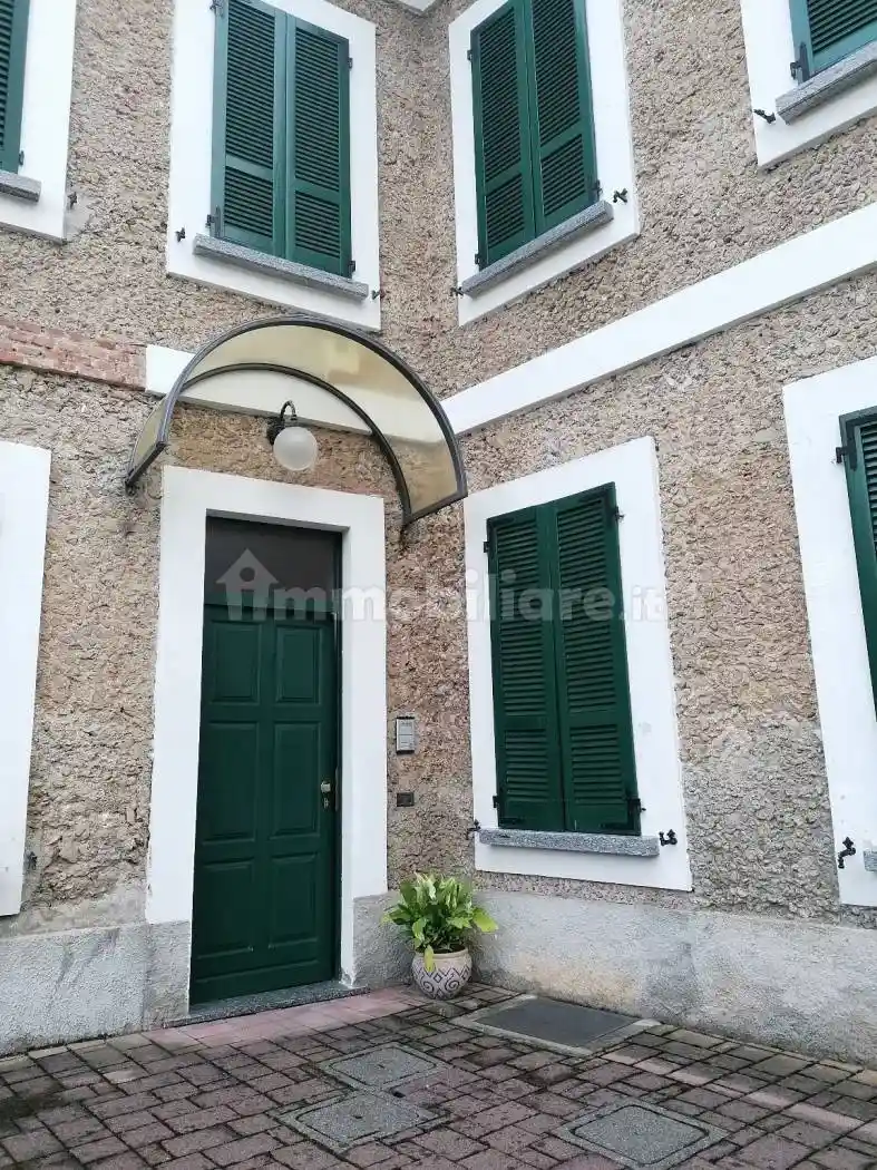 Appartamento in affitto a Biassono