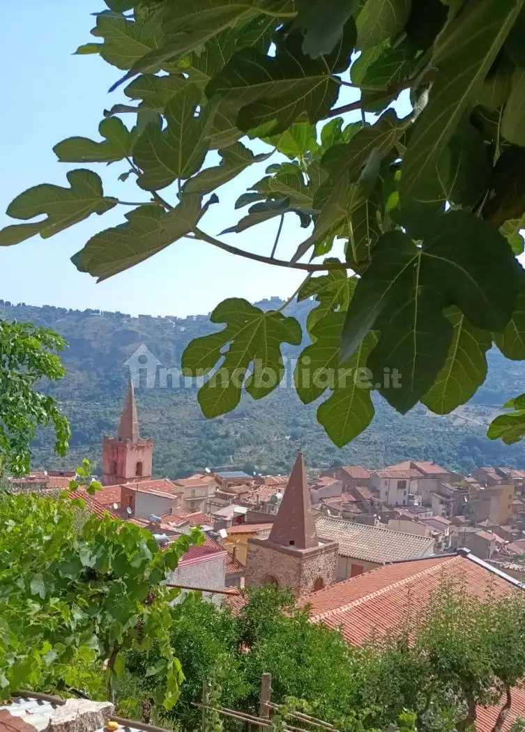 Rustico - Casale in vendita a Longi