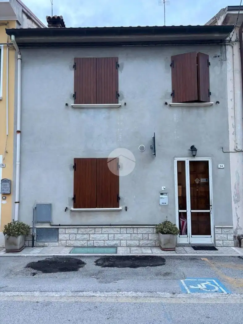 Casa indipendente in vendita a Fano