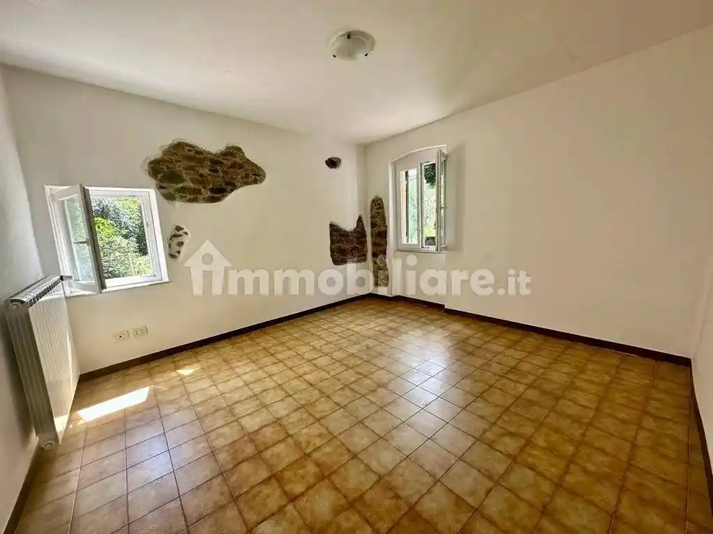 Villa in vendita a Follo