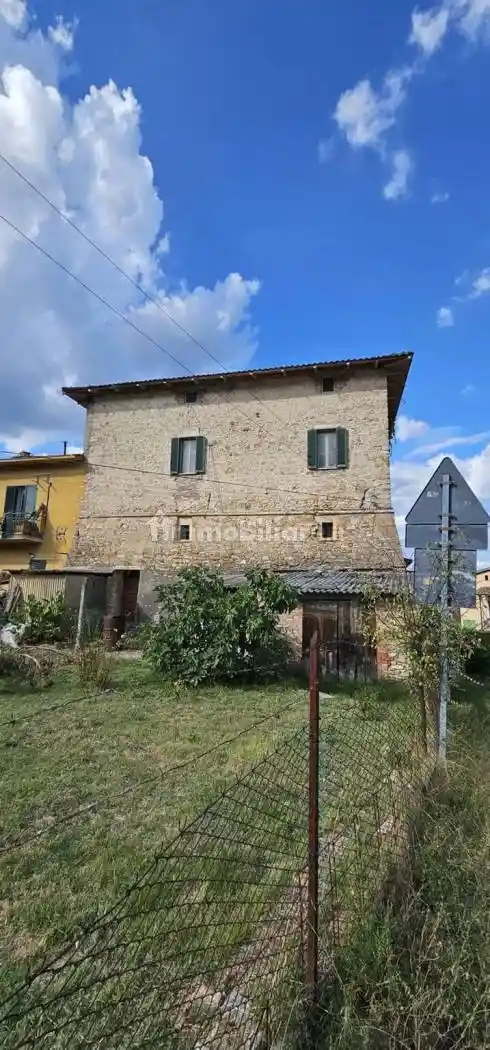 Rustico - Casale in vendita a Perugia