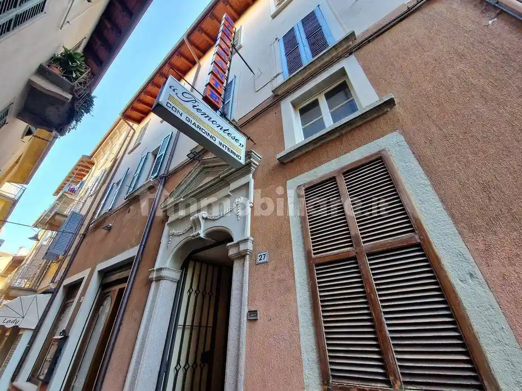 Palazzo - Edificio in vendita a Stresa
