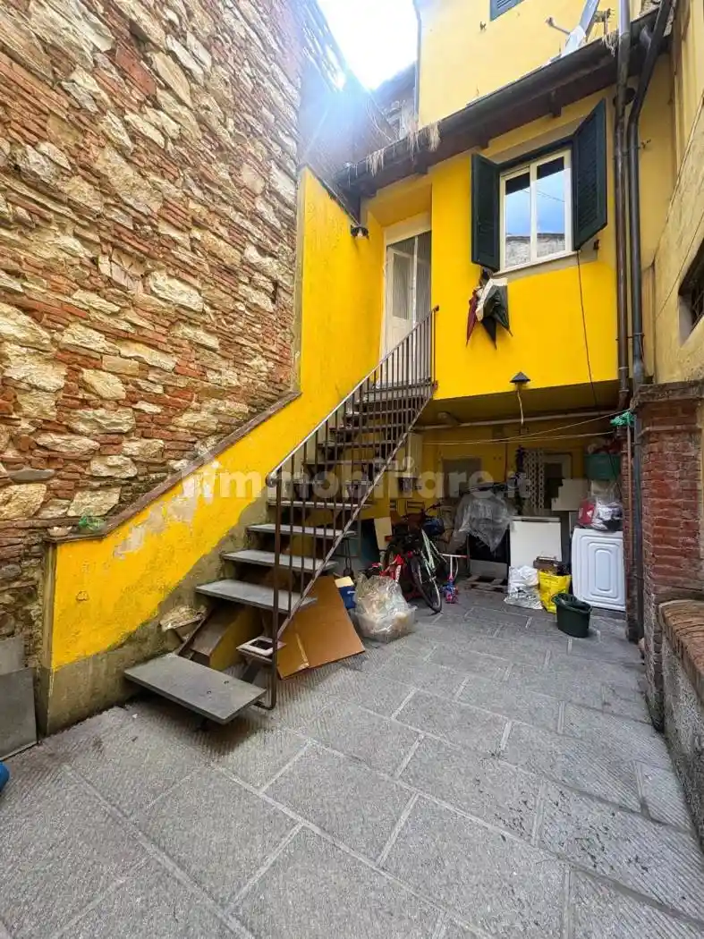 Casa indipendente in vendita a Lucca