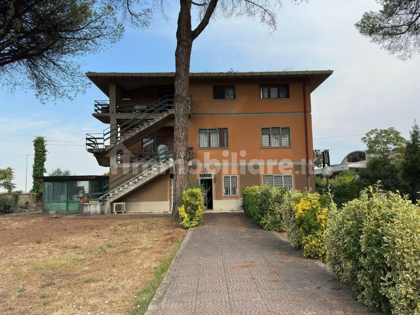 Terratetto plurifamiliare in vendita a Roma