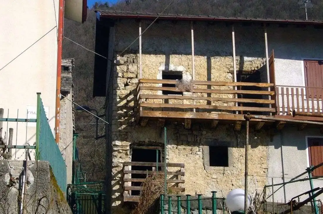 Rustico - Casale in vendita a Locatello